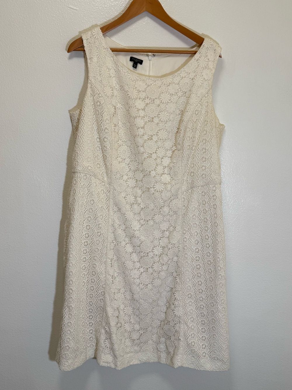 Talbots - Ivory/Beige Lace Sheath Dress - Classic Sleeveless Eyelet  - size 16W